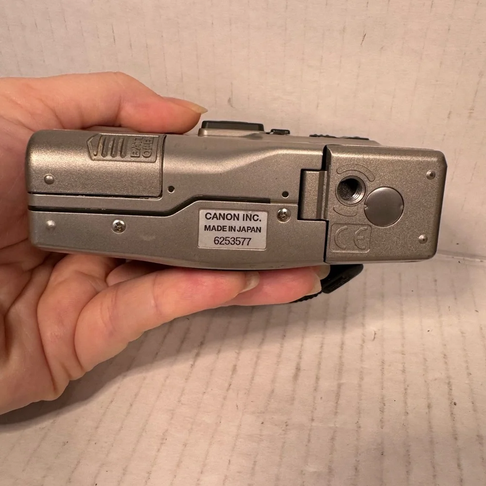 Canon ELPH 370Z Advanced Photo System (APS) film camera